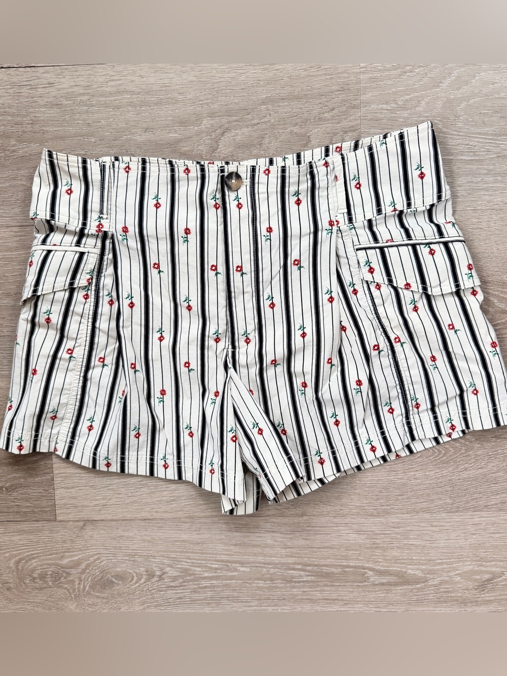 Anthropologie Pleated Floral Print Shorts, Size 14, NWOT